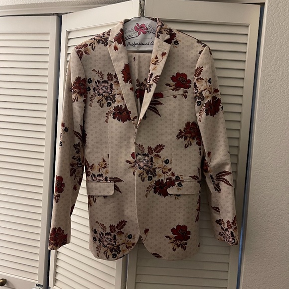 Topmen Floral Suit